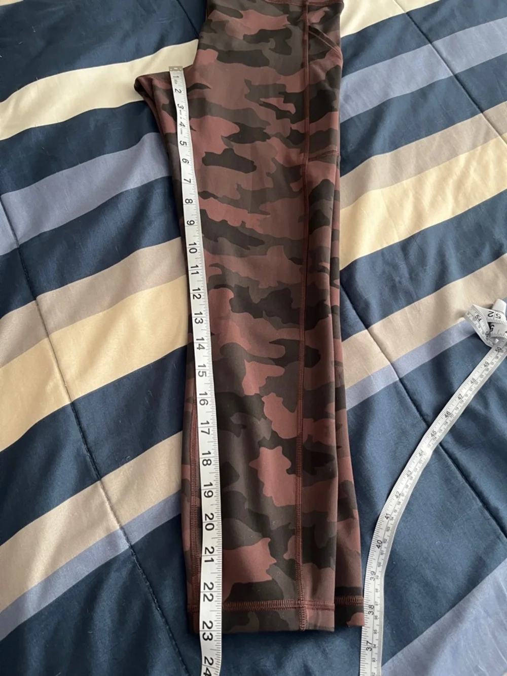 🍋 LIKE NEW Lululemon Invigorate HR Crop 23" - Camo Brown Earth Multi - Sz 8 - Picture 15 of 16
